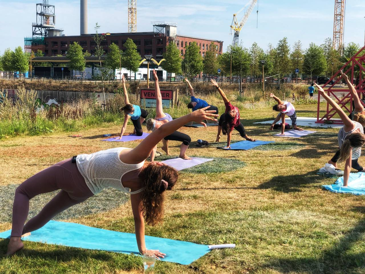 Buitenyoga retraites: Zen vinden in de sportschool van de natuur