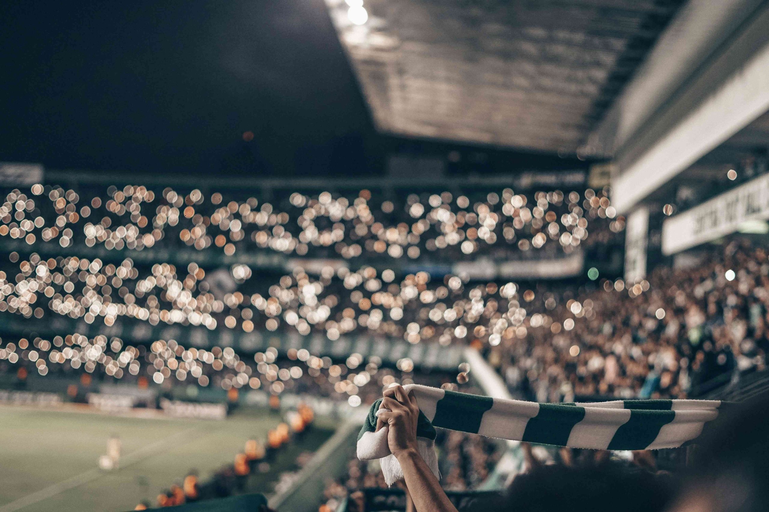 Biancoceleste anche fuori dal campo: la maglia Lazio 2024/25 come icona lifestyle